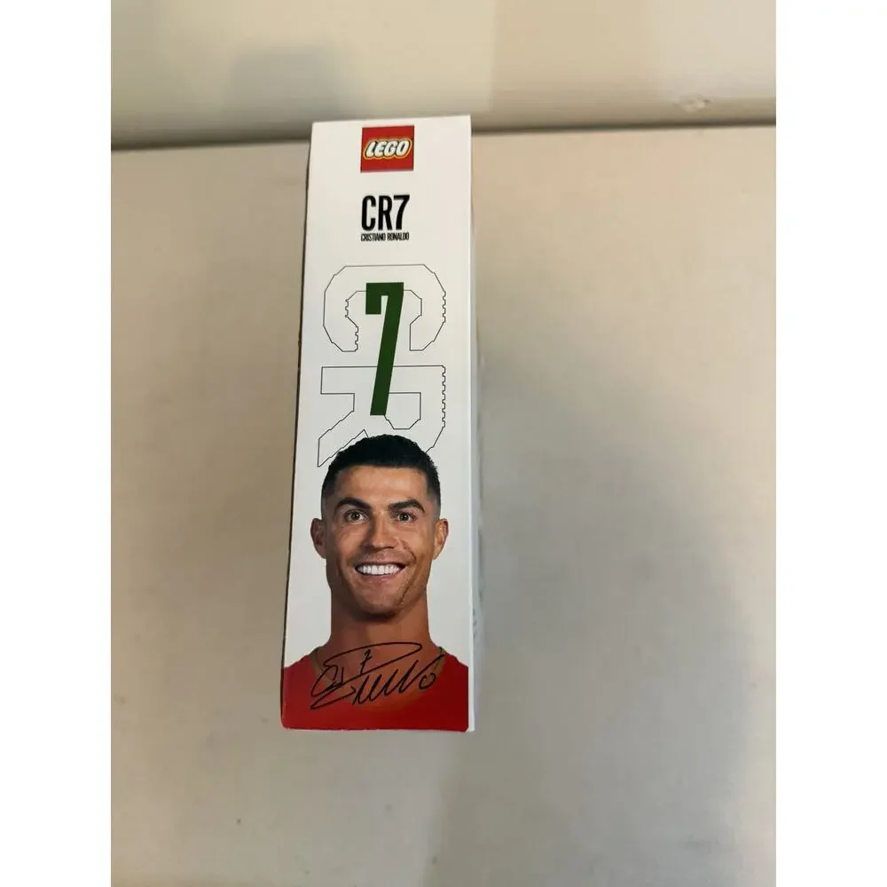 LEGO Editions Cristiano Ronaldo CR7 Soccer Highlights Set 43012 490 Pcs New